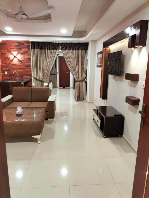 Royal Galaxy Hotel & Residence - Near Islamabad International Airport & Motorway 외부 사진
