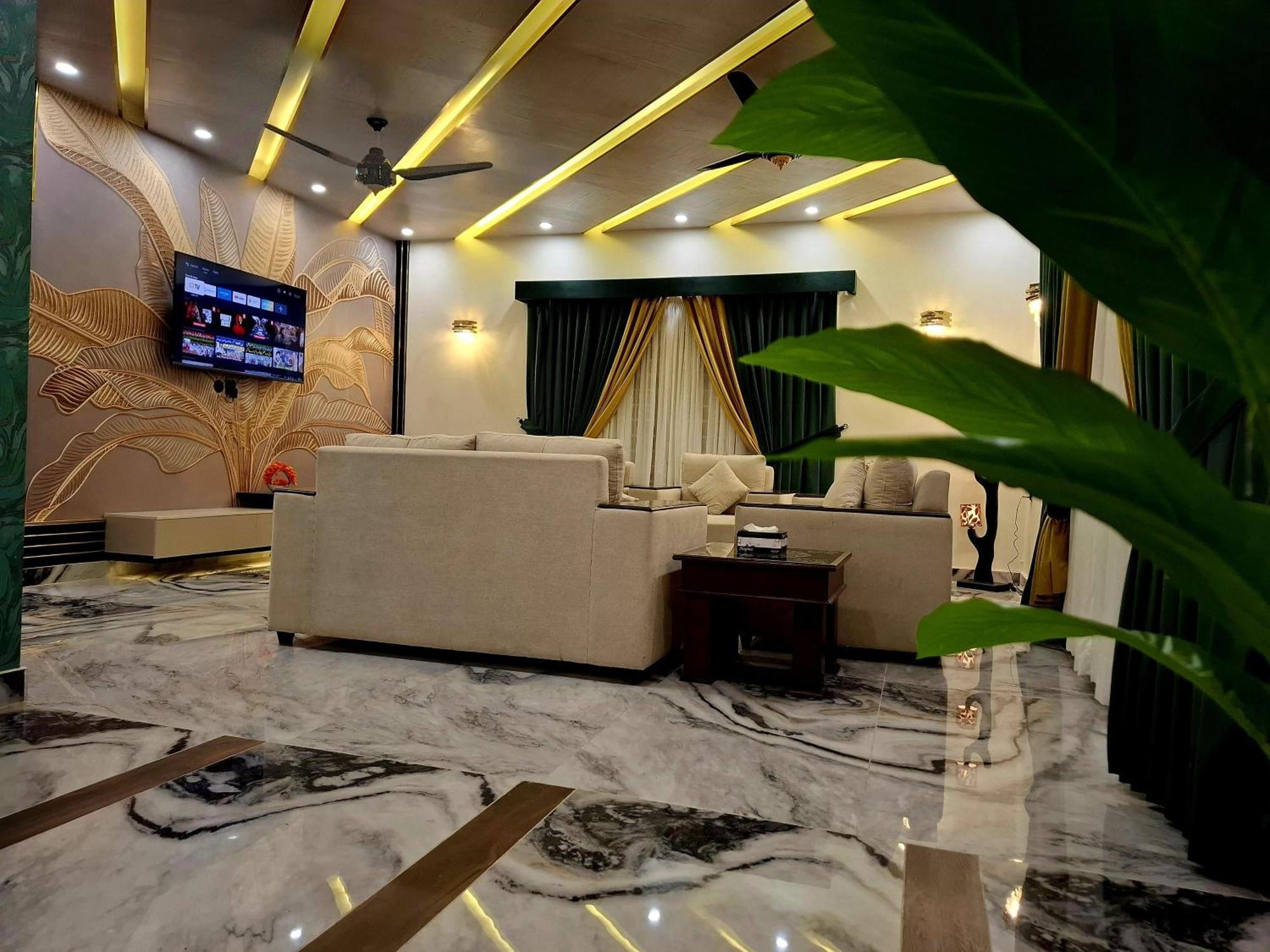Royal Galaxy Hotel & Residence - Near Islamabad International Airport & Motorway 외부 사진