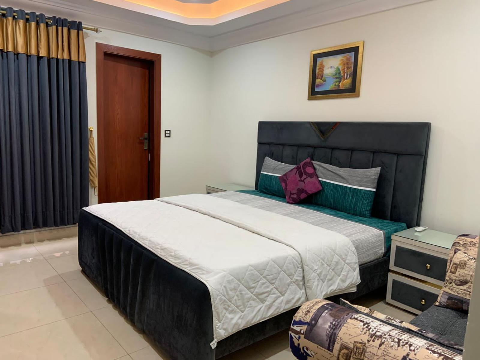 Royal Galaxy Hotel & Residence - Near Islamabad International Airport & Motorway 외부 사진